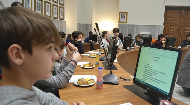Yeni Yılın İlk Meclis Toplantısını Çocuklar Başlattı