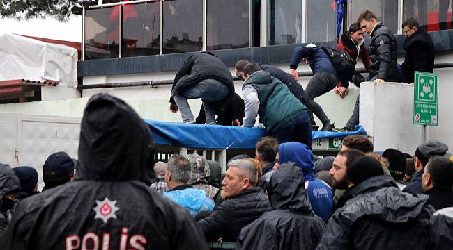 3 Bin 750 Kişilik Statta 13 Bin Taraftar Maçı izledi