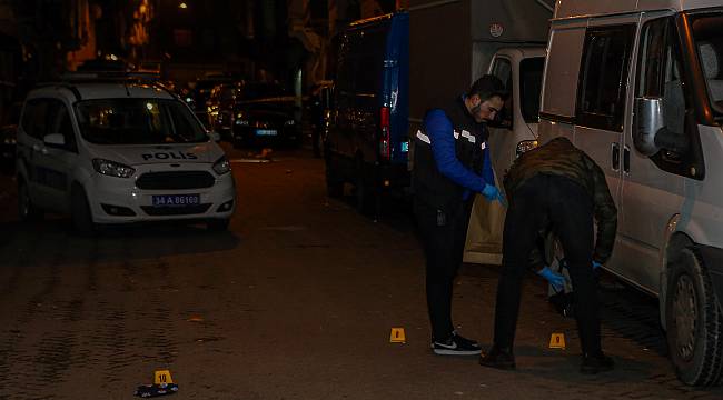 Beyoğlu'nda Silahlı Saldırıda 2 Kişi Yaralandı