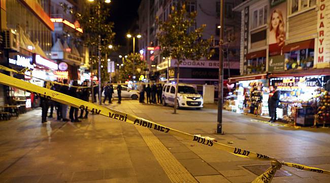 Büfe Önünde Silahlı Kavga, 2 Yaralı