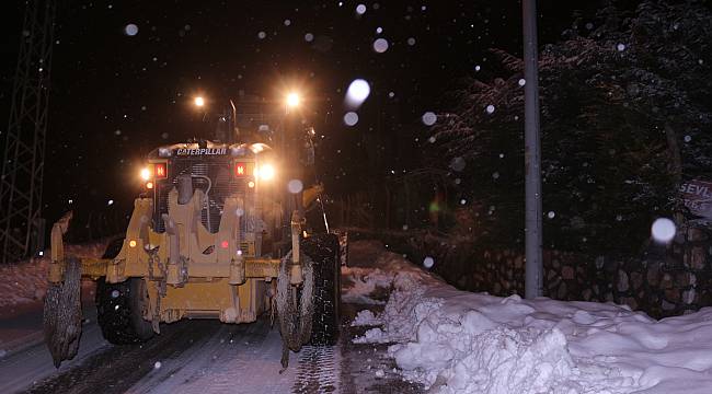 Bursa'da Yoğun Kar Yağışında Mahsur Kalan Kişi Kurtarıldı