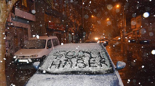 Çorlu'da Beklenen Kar Yağışı Başladı