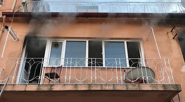 Evde Çıkan Yangın Hasara Neden Oldu