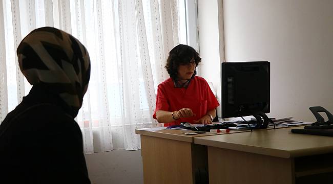 Hemşire Yeşim Kanseri Yendi, Mücadelesiyle Örnek Oldu