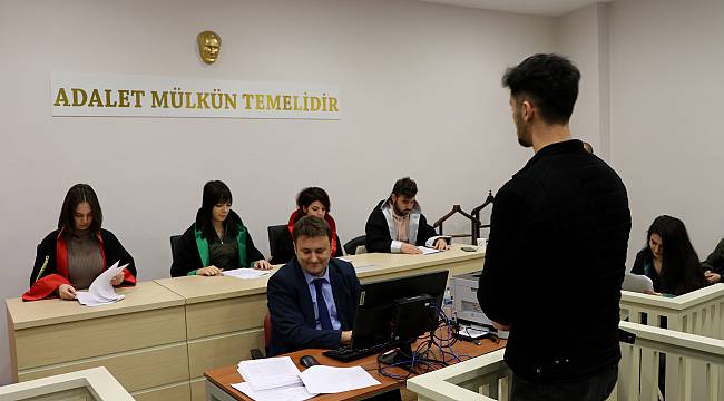 Öğrencilerin İlgisini En Çok "Duruşma Salonu" Çekti