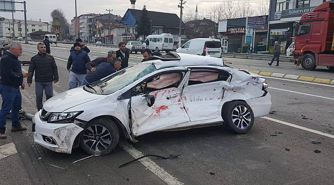Sakarya'da Tır ile Otomobil Çarpıştı: 1 Ölü, 2 Yaralı