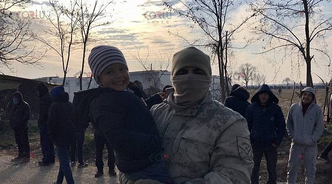 Çocukların Yüzünü Mehmetçik Güldürdü