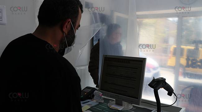 Eczacıdan Şeffaf Branda ile Koronavirüs Önlemi
