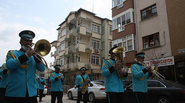 Keşan'da Bando Takımı Sokakta Marşlar Çaldı