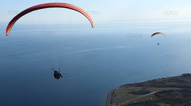 Tekirdağ'da Yamaç Paraşütü Keyfi