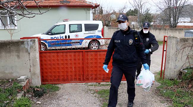 Yaşlı ve Hastalara Polis Ekiplerinden "Teşekkürlü Hizmet"