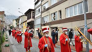 Bursa'nın Fethinin 694'üncü Yıl Dönümü Mehter Geçişiyle Kutlandı