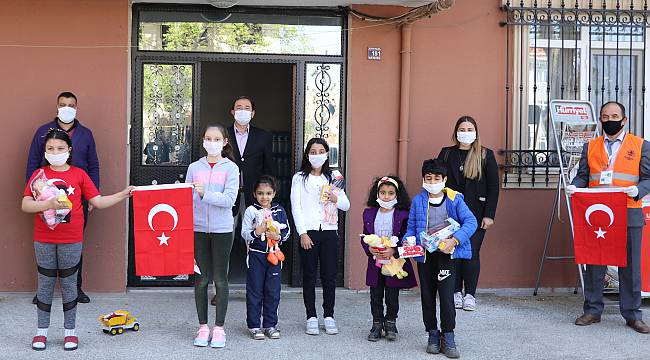 Edirne'de Vefa Sosyal Destek Grubu, 23 Nisan'da Çocukların Yüzünü Güldürdü