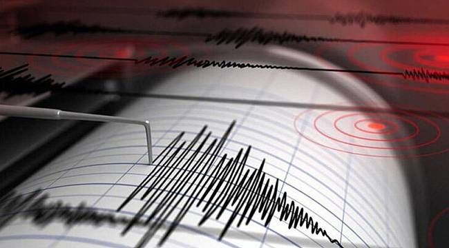 İstanbul'da Gece Yarısı Korkutan Deprem