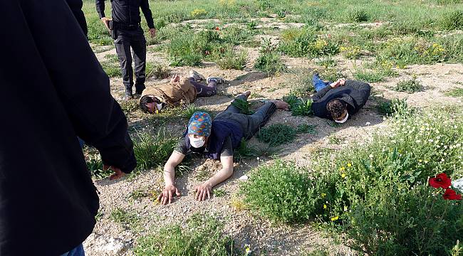 Polisin "Dur" İhtarına Uymayarak Kaçan Suriyeliler Kovalamaca Sonucu Yakalandı