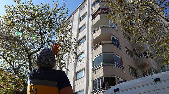 Sağlık Çalışanı 37 Gündür Göremediği Kızına 23 Nisan'da Kavuştu