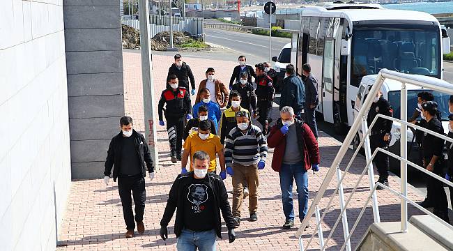 Silahlı Çatışmada İki Polisin Yaralanmasıyla İlgili 16 Kişi Gözaltına Alındı