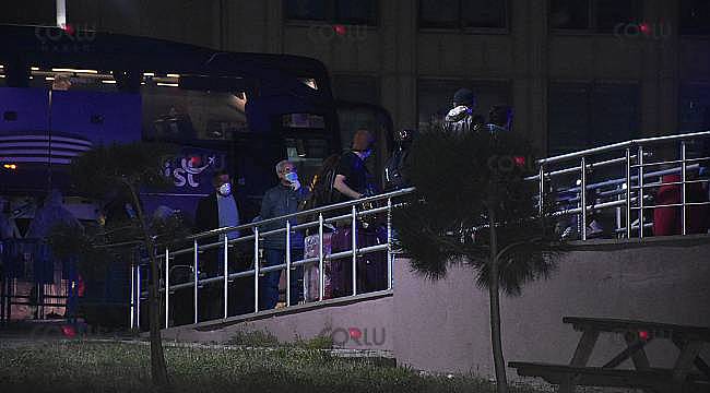 Tekirdağ'da Yurtta Karantinaya Alınan 360 Kişi Evlerine Gönderildi