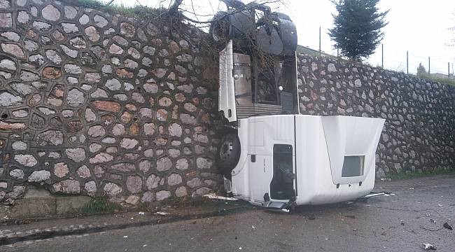 TIR İstinat Duvarından Düştü