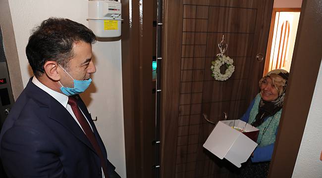 Vefa Sosyal Destek Grubu&#039;ndan Rukiye Nineye Doğum Günü Sürprizi