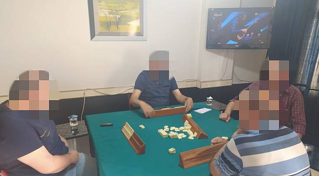 Ekipler Mühürlemek İçin Gittikleri İş Yerinde 4 Kişiyi Okey Oynarken Yakaladı