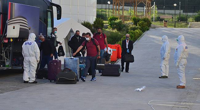Yurt Dışından Getirilen 98 Kişi Çanakkale'de Yurda Yerleştirildi