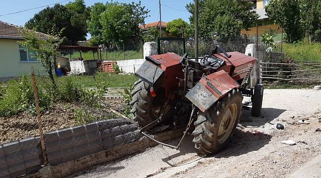 Kocaeli'de Su Kanalına Devrilen Traktörün Sürücüsü Öldü