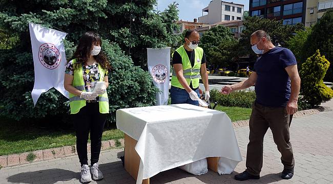 Maske Takma Zorunluluğunun Getirildiği Kırklareli'nde 30 Bin Maske Dağıtıldı