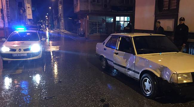 Otomobile Çarpan Motosiklet Sürücüsü Kaçtı, 1 Yaralı