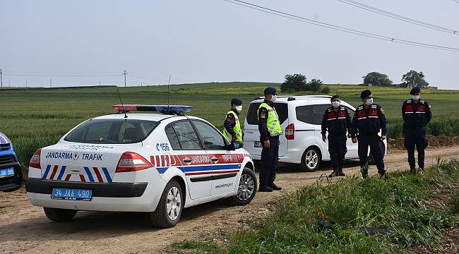 Tarlaları Kullanarak İstanbul'dan Tekirdağ'a Kaçak Geçmek İsteyenler Yakalandı
