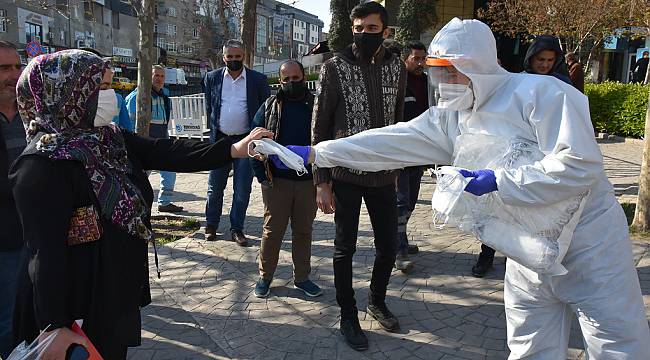 Tekirdağ Büyükşehir Belediyesi 600 Bin Adet Maske Dağıttı