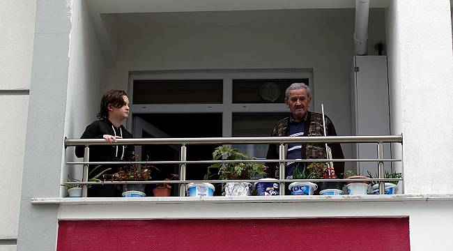Yaşlılar ve Çocuklar Sokağa Çıkmayı Heyecanla Bekliyor