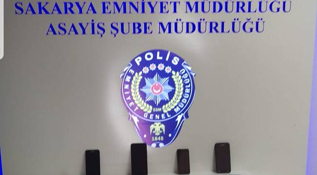 Kendilerini Polis Olarak Tanıtan 5 Kişi Yakalandı
