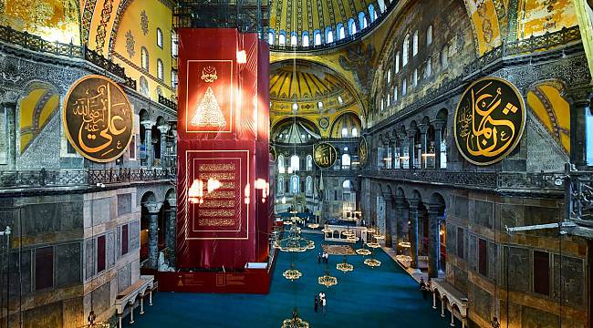 Açılışa saatler kala Ayasoyfa Camii içerisinden fotoğraf karesi