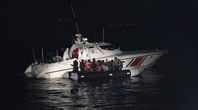 Çanakkale ve Balıkesir Açıklarında 74 Sığınmacı Kurtarıldı