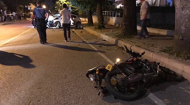 Sakarya'da Otomobil ile Motosiklet Çarpıştı, 1 Ölü 2 Yaralı