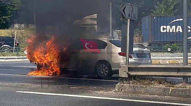 Seyir Halinde Otomobil Alev Aldı, Sürücüsü Ölümden Döndü