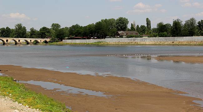 Sıcak Hava Meriç Nehri'nin Debisini Düşürdü