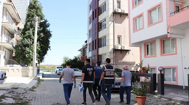 Karantinadaki Vatandaşları Kapı Kapı Dolaşarak Kontrol Ediyorlar