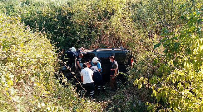 Kontrolden Çıkan Araç Dere Yatağına Uçtu, 1 Ölü 2 Yaralı