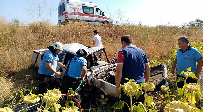 Otomobil Takla Atarak Tarlaya Uçtu, 2 Yaralı