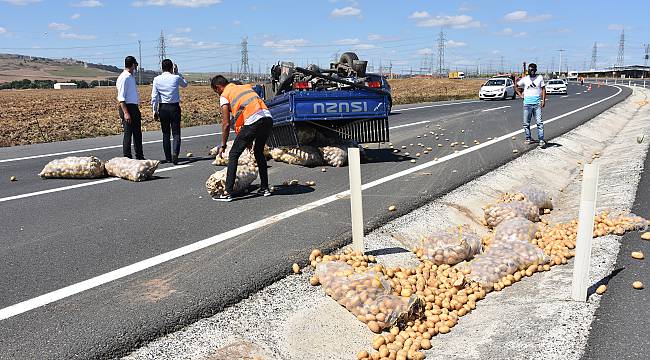 Patates Yüklü Kamyonet Karşı Şeride Geçerek Takla Attı, 1 Yaralı