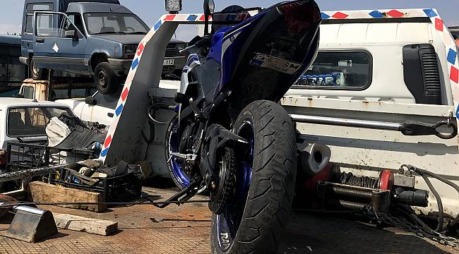 Plakasını Gizlemek İçin Özel Düzenek Bulunan Motosikletin Sürücüsüne Ceza Kesildi