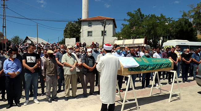 Zehirlenerek Ölen İki Kişi Toprağa Verildi