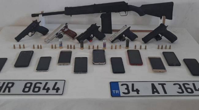 Balıkesir'de Yaşlı Kadını 350 Bin Lira Dolandıran 9 Şüpheli Rezidansta Yakalandı
