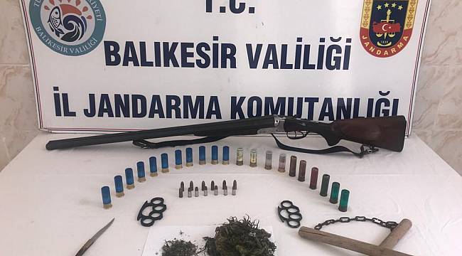 Balıkesir'deki Uyuşturucu Operasyonlarında 5 Kişi Yakalandı