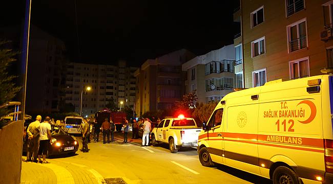 Bursa'da Bir Apartmanda Çıkan Yangında 3 Kişi Dumandan Etkilendi