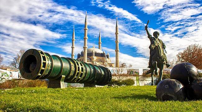 Edirne'deki Tarihi Alanlarda Bakım ve Temizlik Çalışması Yapıldı