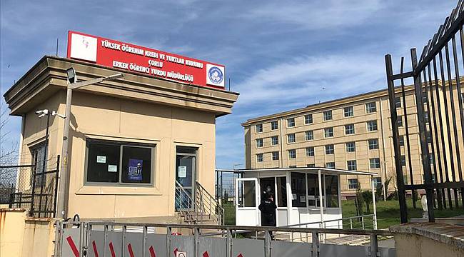 Karantinada Olması Gereken Kadın Bilet Alırken Yakalandı