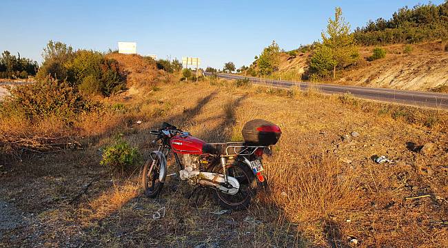 Kontrolden Çıkan Motosiklet Devrildi, 2 Yaralı